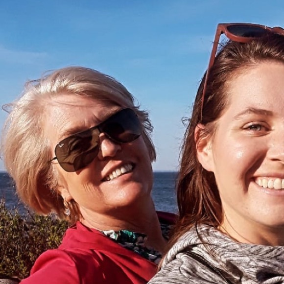 Meet your Posher, Carla - Picture 2 of 2